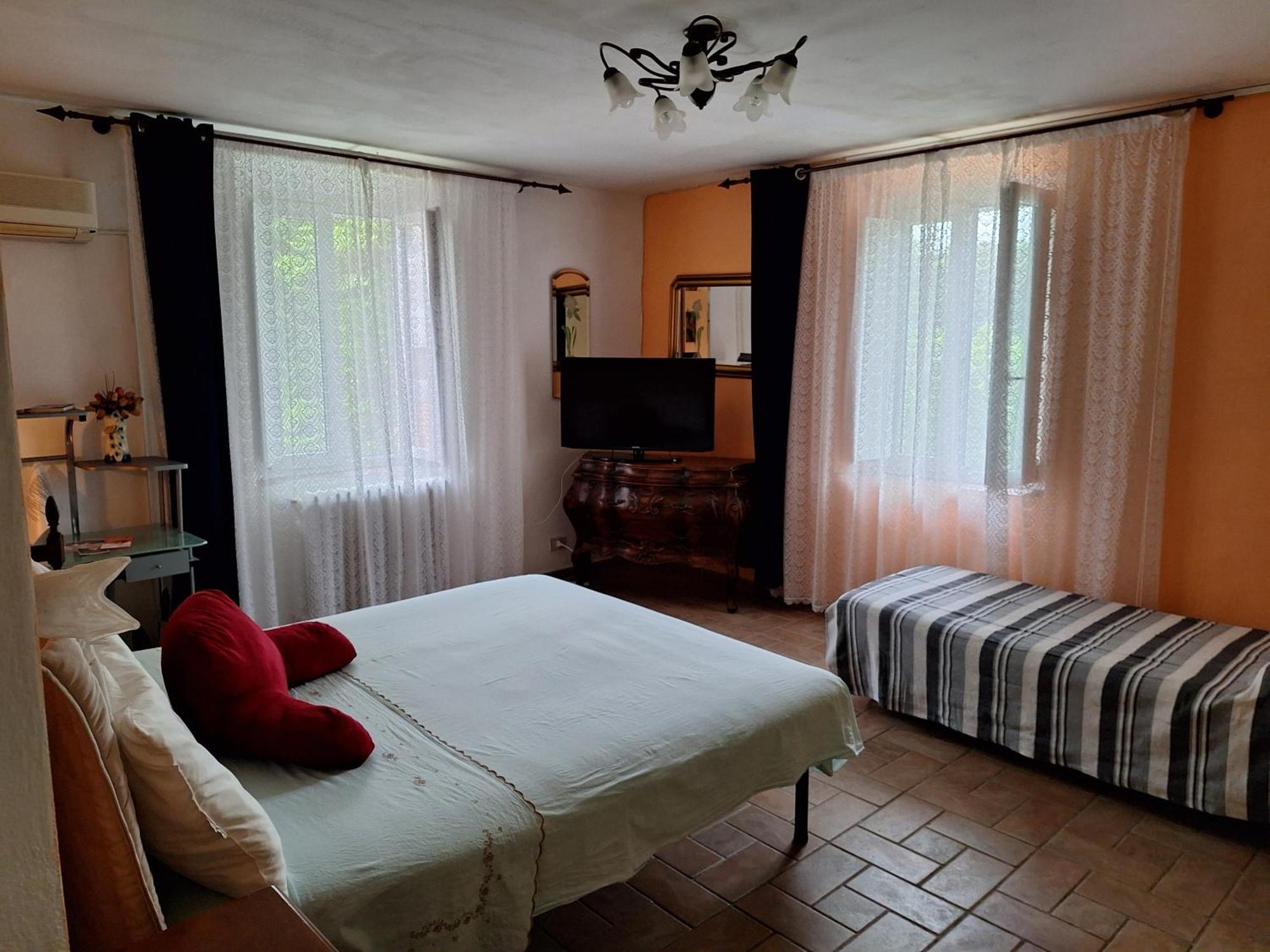 Hotel Mama' Castell'Anselmo Esterno foto